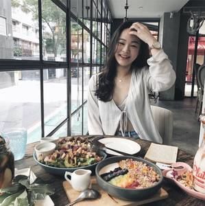 Meet your Posher, Grace